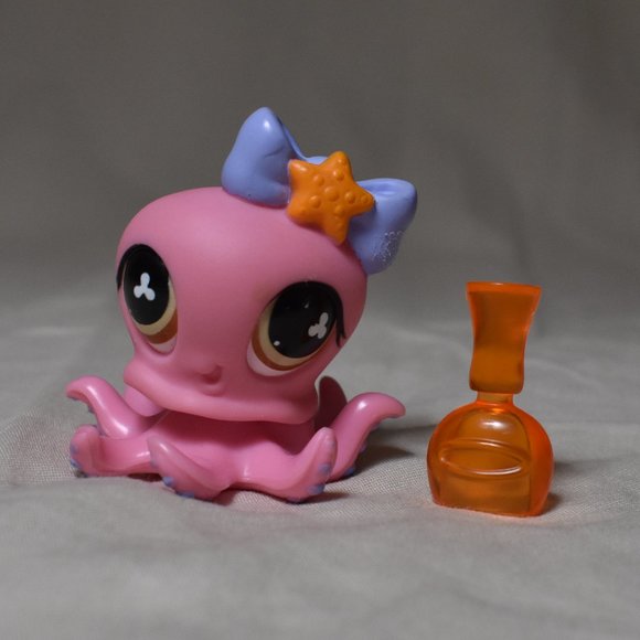 Littlest Pet Shop "Cuddliest Pets" - Octopus (#915) - Picture 1 of 3